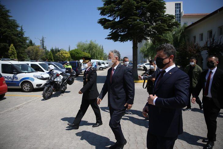 Eskişehir Valisi Erol Ayyıldız, Gara şehidi Mevlüt Kahveci'nin ailesini ziyaret etti G2