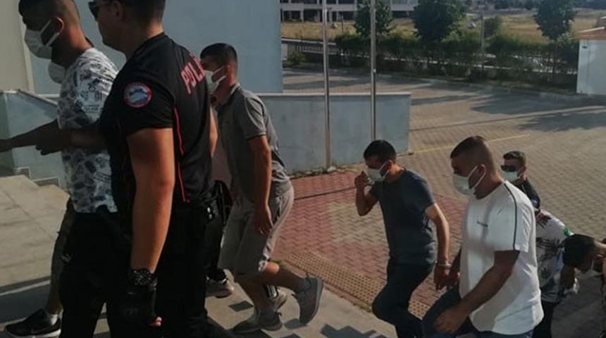 Polis silahlı saldırıyı önledi: 12 gözaltı