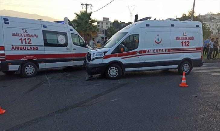 GÜNCELLEME - Kahramanmaraş'ta ambulansla otomobil çarpıştı: 1 ölü, 3 yaralı G1