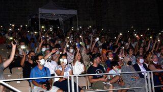 Şarkıcı Yeşim Salkım Bodrum'da konser verdi