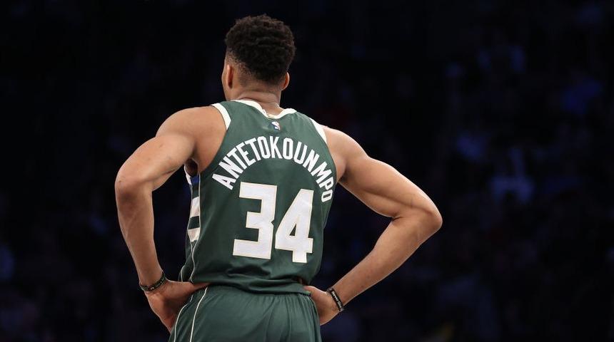 Giannis Antetokounmpo: Atina&rsquo;nın sokaklarında saat satmaktan NBA&rsquo;in zirvesine bir g&ouml;&ccedil;men &ccedil;ocuğunun bitmeyen r&uuml;yası