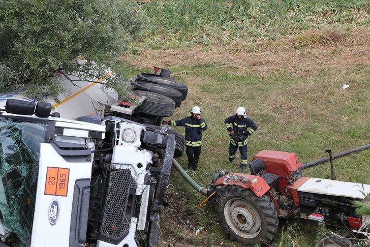 Bolu'da bariyerlere çarpan LPG tankeri tarlaya yuvarlandı: 1 yaralı G2
