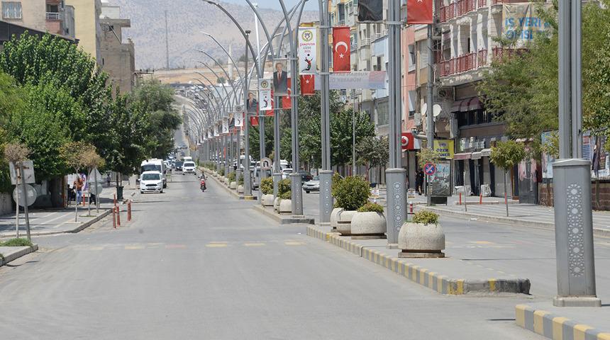 Türkiye'nin sıcaklık rekorunun kırıldığı Cizre'de sokaklar boş kaldı