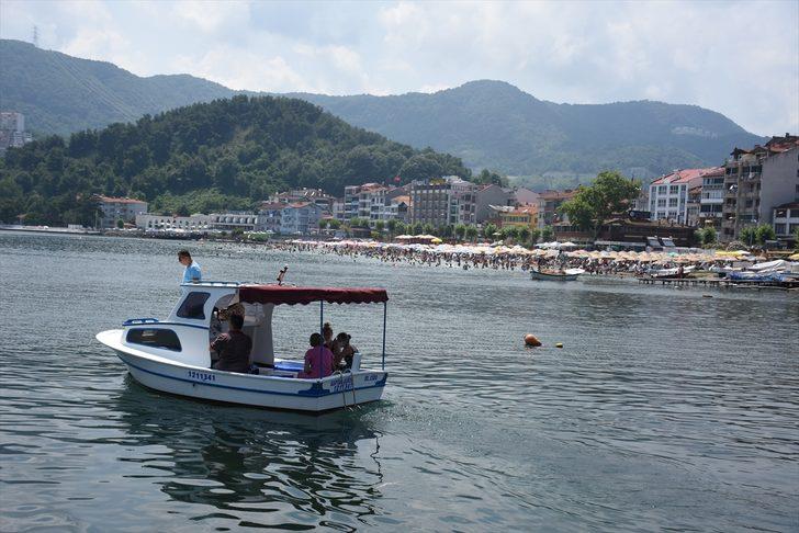 Tarihi ve doğal güzellikleriyle ünlü Amasra bayramda tatilcilerin akınına uğradı G1