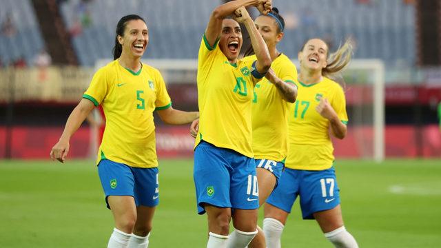 Kadın futbolu başladı, Marta ve Formiga tarihe geçti!