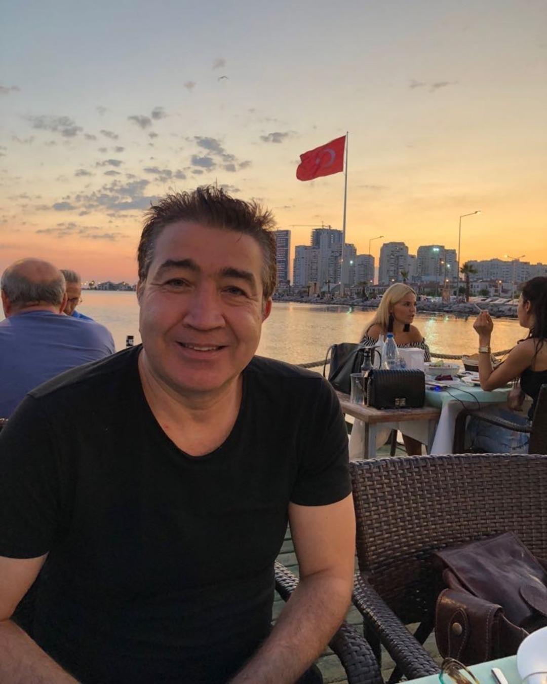 Tiyatrocu Turgay Yıldız neden &ouml;ld&uuml;? İşte Turgay Yıldız'ın hayat hikayesi...