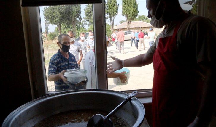 Edirne'de "köy meydanında kurban eti ikramı" geleneği bir asırdır yaşatılıyor G3