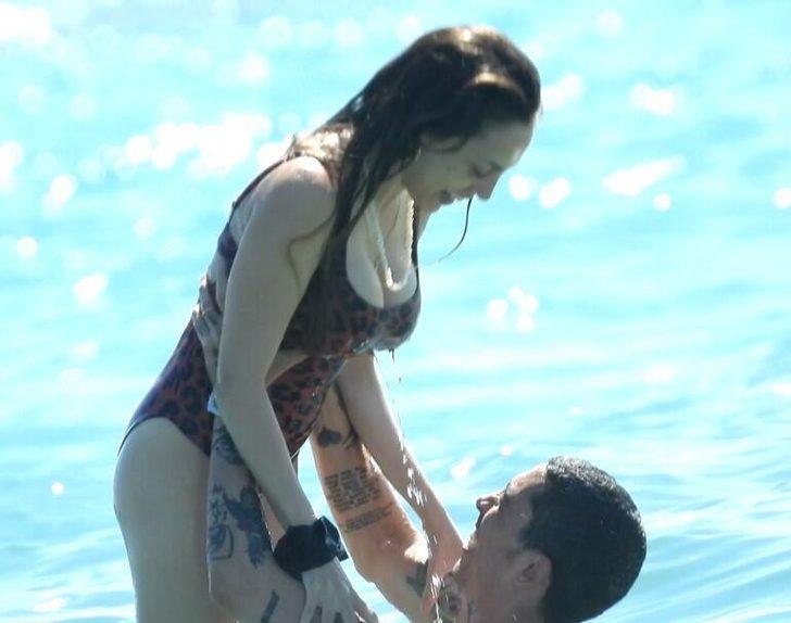 Öykü Karayel ile Can Bonomo Çeşme'de görüntülendi  G2