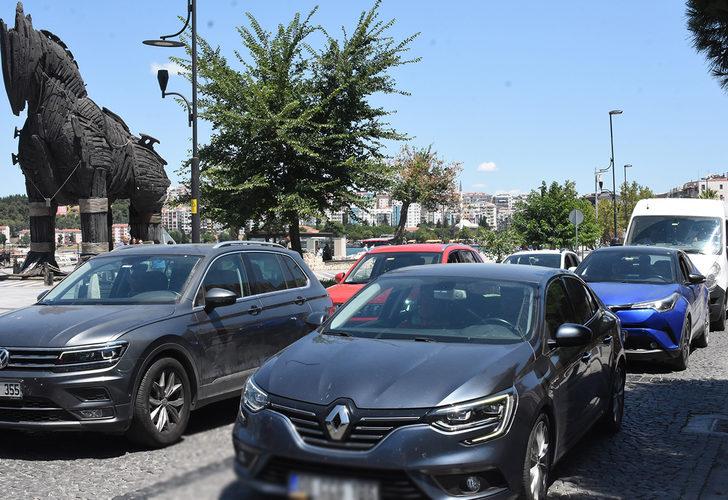 Tatilciler dönüş yoluna geçti! Uzun araç kuyrukları oluştu G2