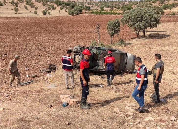 Mardin'de şarampole devrilen otomobildeki iki asker hayatını kaybetti G1