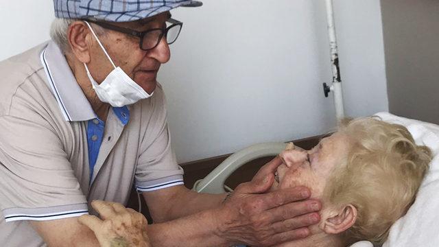 Samsun'da 58 yılda ilk kez ayrı kalan çiftin buluşması duygulandırdı
