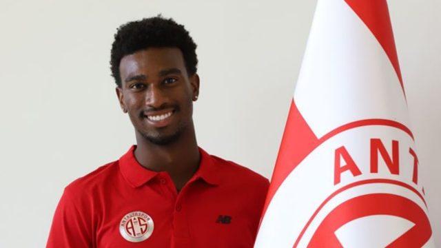 Antalyaspor, ABD'li santrfor Haji Wright ile sözleşme imzaladı
