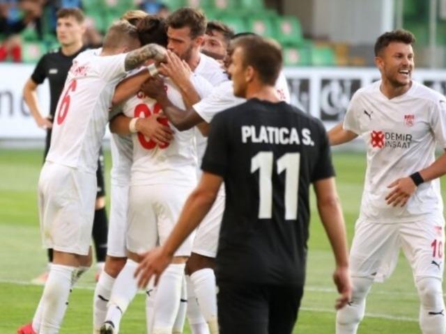 Sivasspor, Konferans Ligi için avantajı kaptı