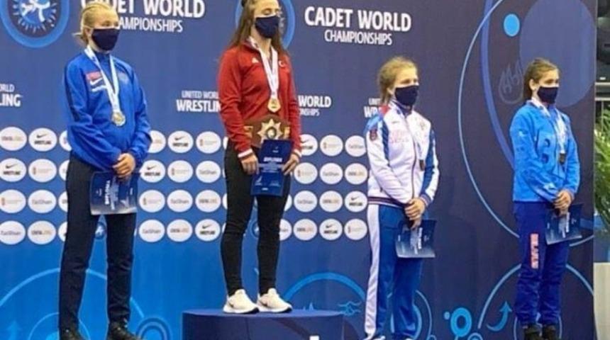 Selvi İlyasoğlu dünya şampiyonu!