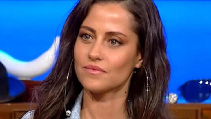 Şarkılar Bizi Söyler'e Derya Uluğ damga vurdu! Güçlü sesi ve kıyafeti gündem oldu G2