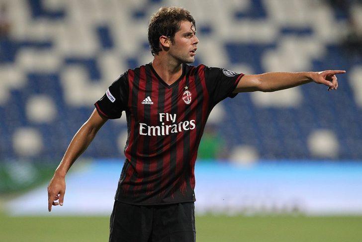 Andrea Poli kimdir, nereli? Antalyaspor'a transfer olan Andrea Poli kaç yaşında, hangi takımlarda oynadı? G3