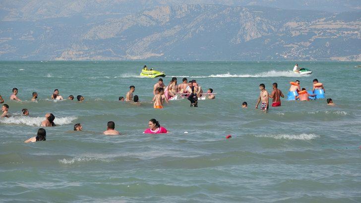 Tatilciler akın etti! Eğirdir Gölü’nde bayram yoğunluğu G2