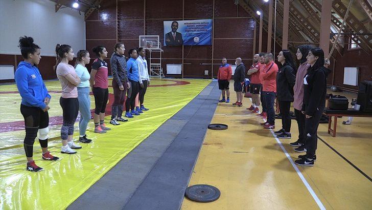 Milli güreşçiler olimpiyatlarda madalyaya ulaşmak için Bolu'da enerji depoladı G1