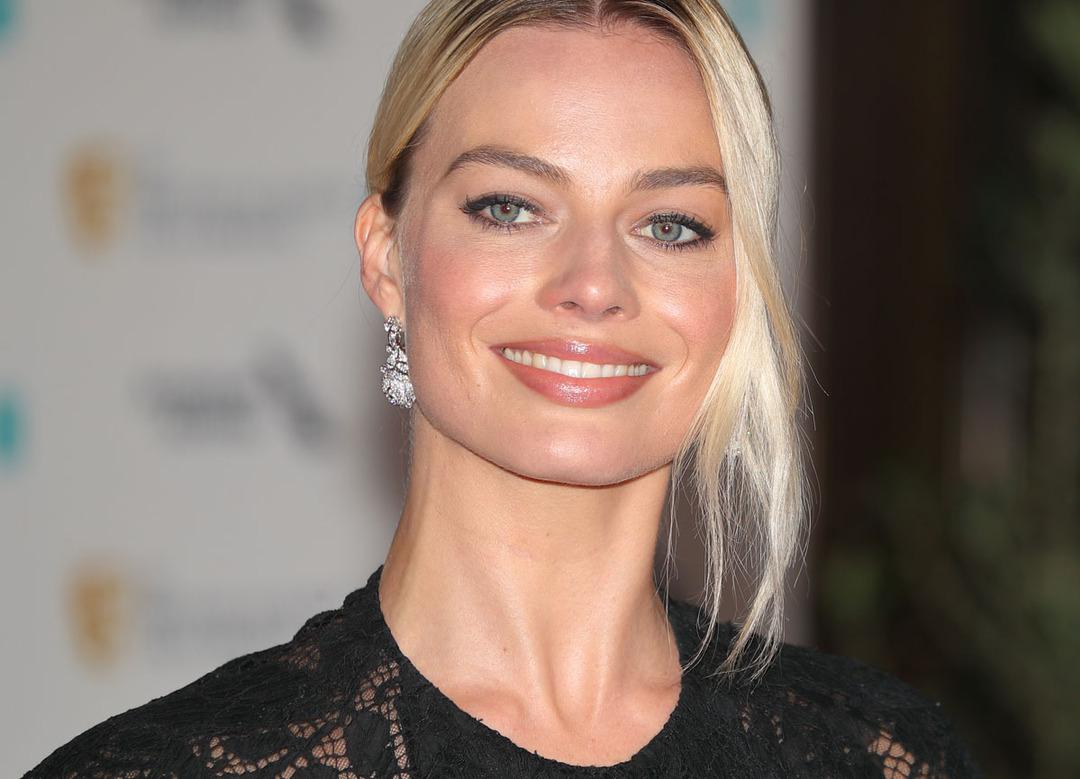 Margot Robbie'den itiraf: Yıllarca rol arkadaşımın karton maketiyle uyudum