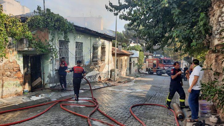 Aydın'da çıkan yangında bir ev kullanılamaz hale geldi G2