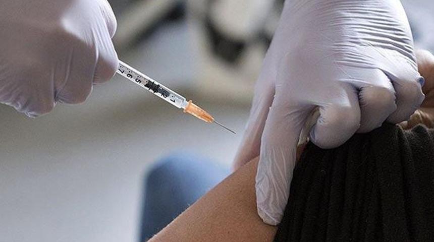 Macaristan&rsquo;da sağlık &ccedil;alışanlarına Covid-19 aşısı zorunlu oldu