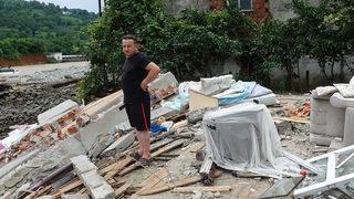 Arhavi'deki selden dakikalarla kurtulmuştu! Dehşet anlarını anlattı