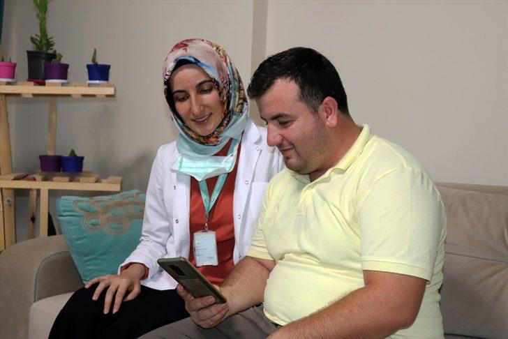 Sağlık Bakanı Koca’nın sosyal medya hesabından paylaştığı Hataylı hemşireden aşı olun çağrısı: G1