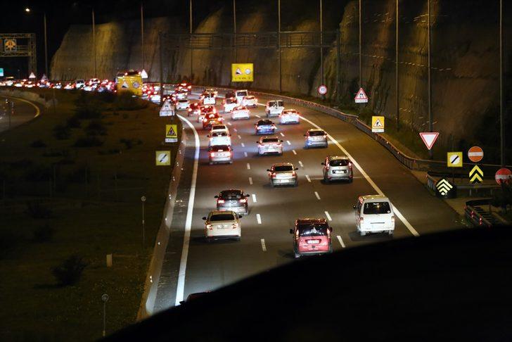 Anadolu Otoyolu'nun Bolu Dağı kesiminde zincirleme trafik kazası: 5 yaralı G1