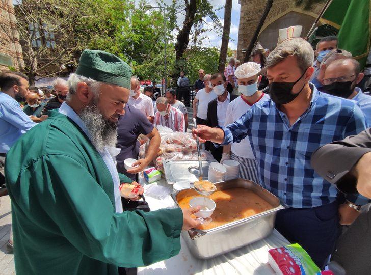 80 yıl ara verildi, tekrar başladı! Bursa'da 5 asırdır yılda bir defa pişen çorbaya yoğun ilgi G4