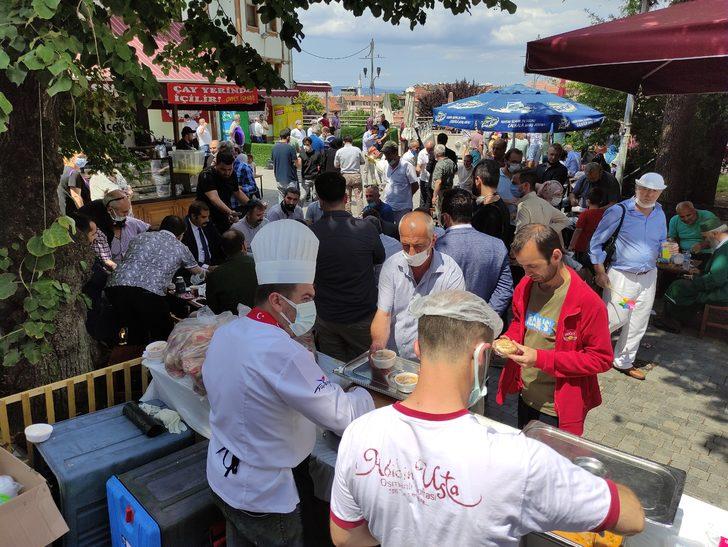 80 yıl ara verildi, tekrar başladı! Bursa'da 5 asırdır yılda bir defa pişen çorbaya yoğun ilgi G5