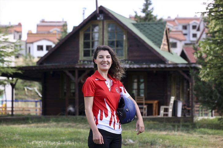 Milli paraşütçü Merve Gülşah Arslan'dan "uçuş rekoru" G3