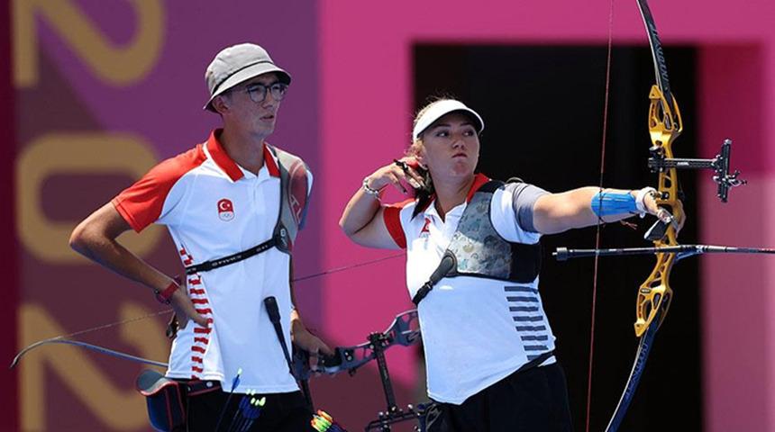 Mete Gazoz ve Yasemin Ecem Anagöz oyunları 4. tamamladı