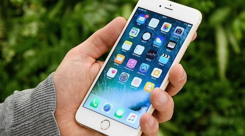 iPhone kullanıcılarına gönderilen 'Evde Kal Türkiye' acil durum uyarısı tepki topladı