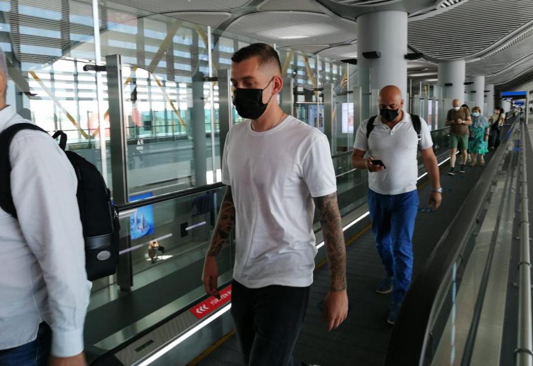 Galatasaray'ın yeni transferi Alexandru Cicaldau İstanbul'da