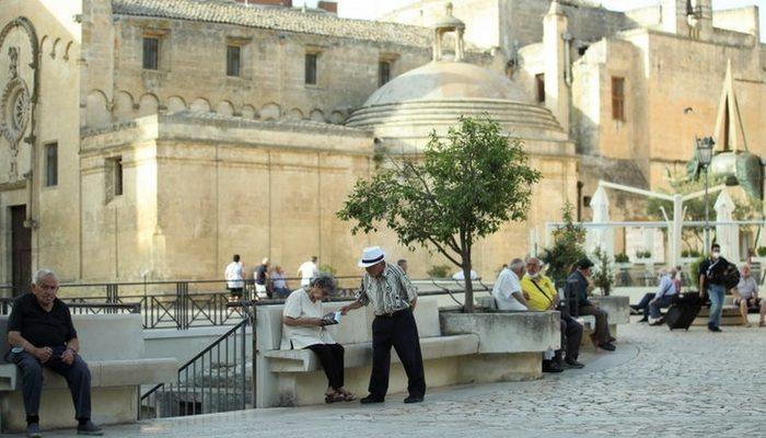 İtalya'da Covid sertifikası şartının ardından aşı randevularında patlama yaşandı