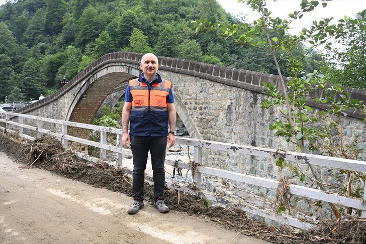 Ulaştırma ve Altyapı Bakanı Karaismailoğlu, Artvin'de selin etkili olduğu alanları inceledi G4