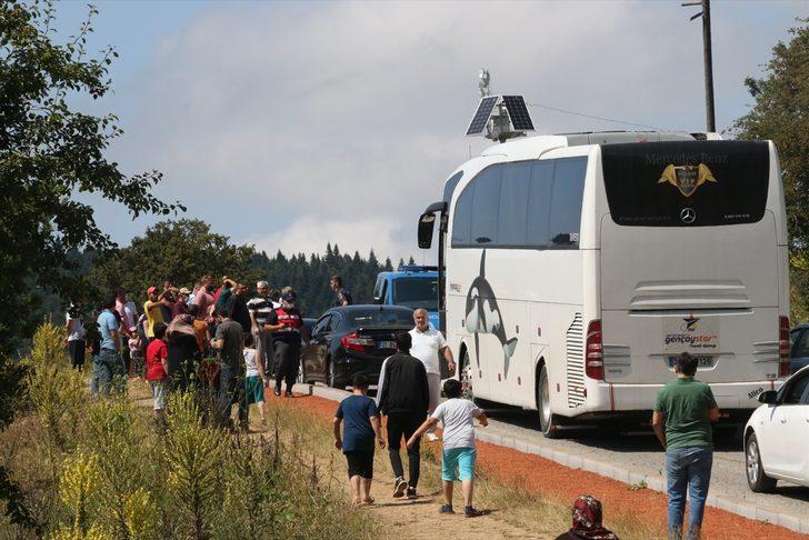Abant Tabiat Parkı tatilcilerin akınına uğradı G1