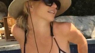 Britney Spears üstsüz pozlarıyla sınırları zorladı! Çok havalı