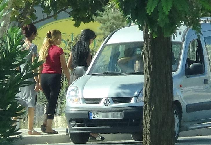 Gaziantep'te 'pes' dedirten görüntü! Araçları durdurup pazarlık yaptılar