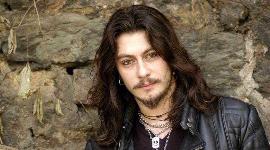 Barış Akarsu’nun hayatını anlatan “Merhaba” filminden ilk afiş yayınlandı! Detaylar ortaya çıktı