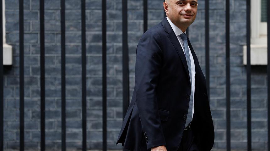 Koronavirüs açıklaması tepki toplamıştı! İngiltere Sağlık Bakanı Javid özür diledi