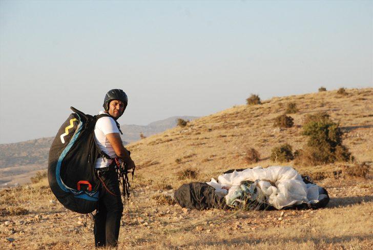 Mardin ve Batman arasındaki Ayrancı Geçidi yamaç paraşütçülerine ev sahipliği yaptı G2