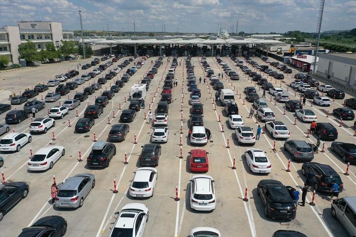 Kapıkule'de gurbetçi yoğunluğu yaşanıyor G1