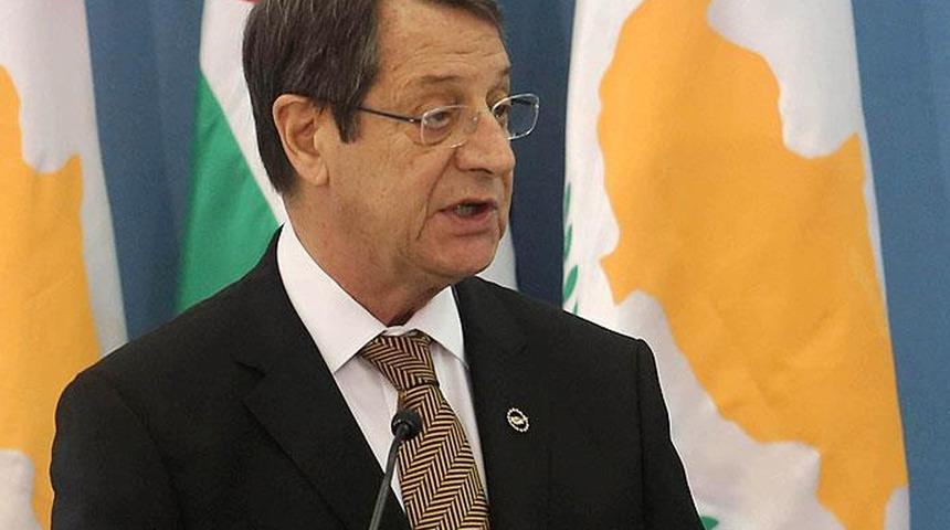 GKRY’den Kıbrıslı Türklere pasaport tehdidi