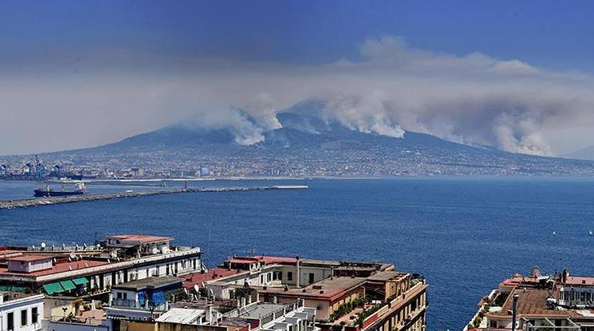 İtalya’nın Sardunya Adası’nda büyük yangın