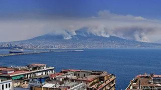 İtalya’nın Sardunya Adası’nda büyük yangın