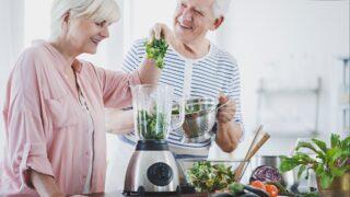 İlerleyen yaşta beslenmeye dikkat! Uzun ve sağlıklı bir yaşamın sırrı beslenme düzeninden geçiyor