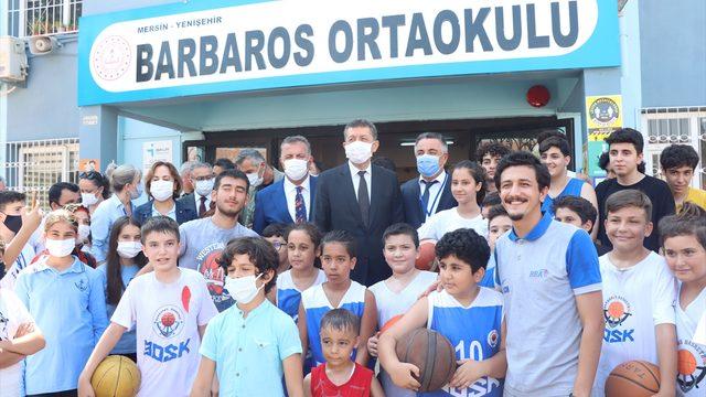 Milli Eğitim Bakanı Ziya Selçuk, Mersin'de okul ziyaretinde konuştu: