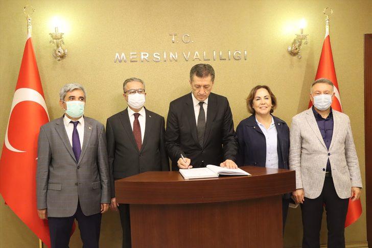 Milli Eğitim Bakanı Ziya Selçuk, Mersin'de okul ziyaretinde konuştu: G4