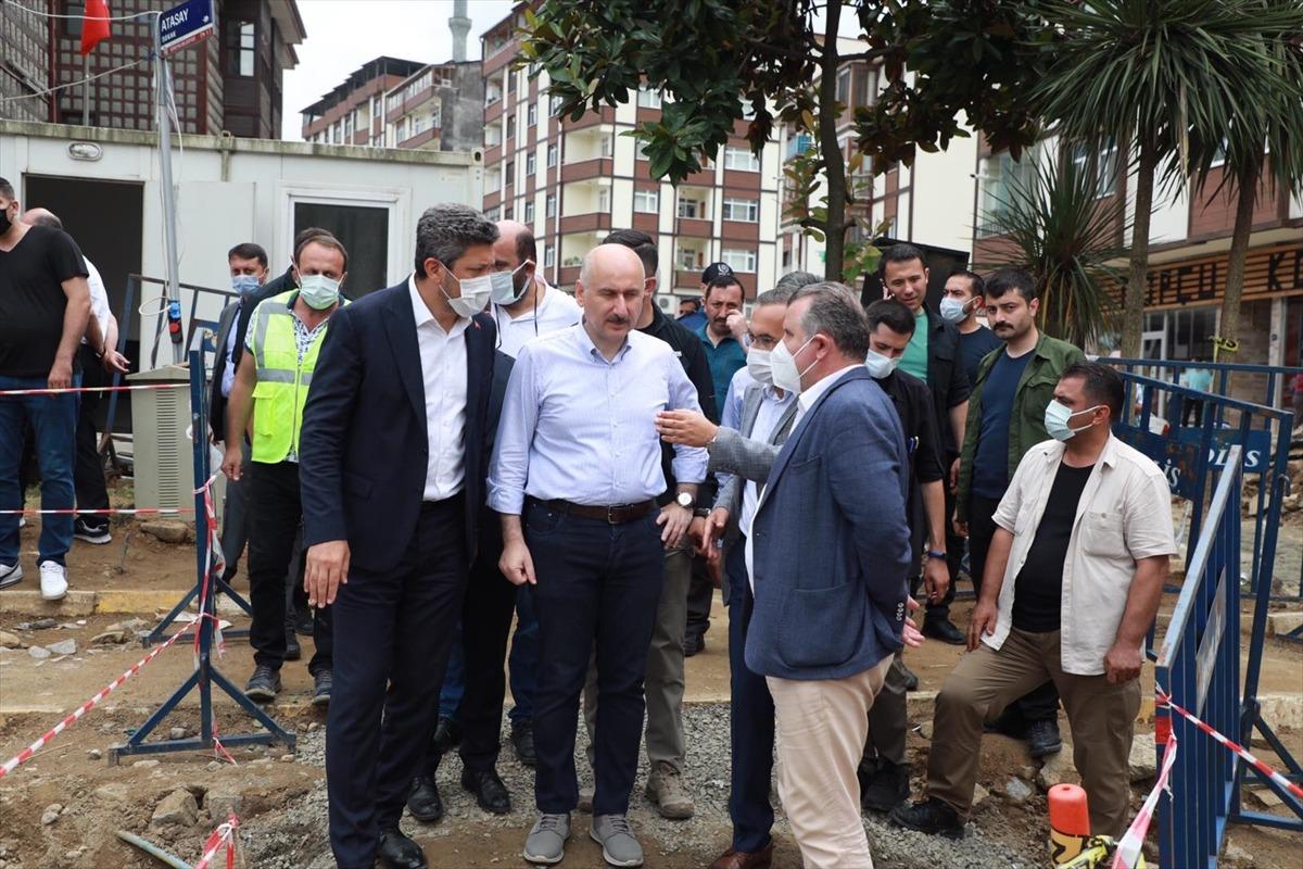 Ulaştırma ve Altyapı Bakanı Adil Karaismailoğlu, G&uuml;neysu'daki afet b&ouml;lgesinde incelemelerde bulundu: